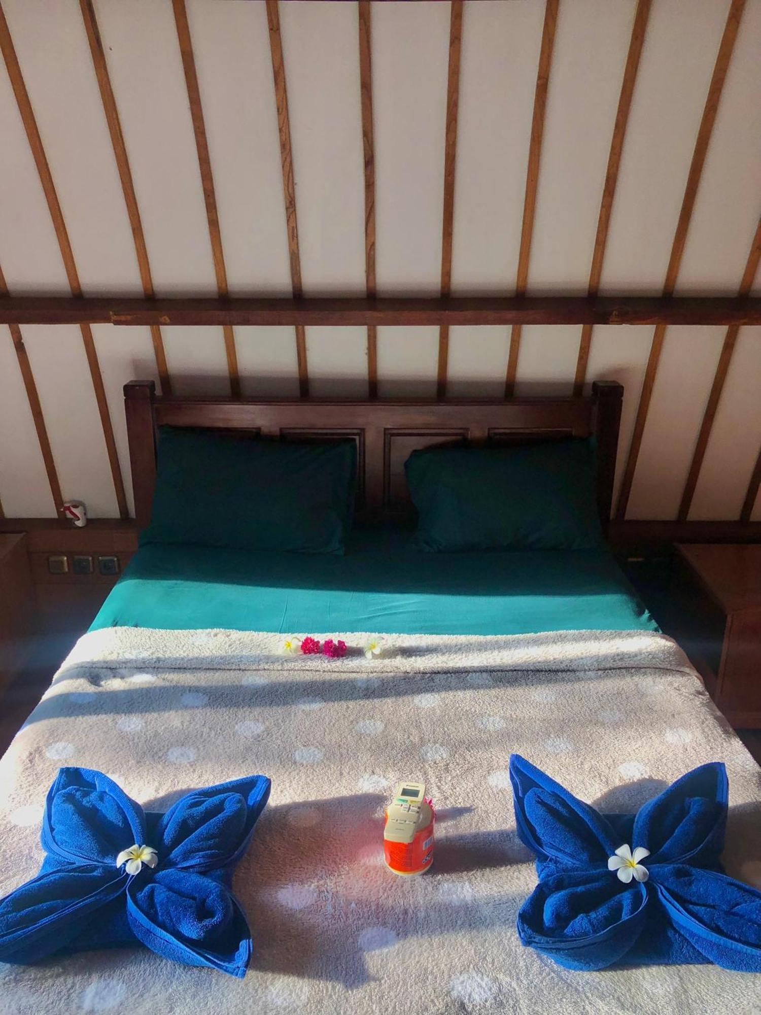 Blue Moon Meno Hotell Gili Meno Eksteriør bilde